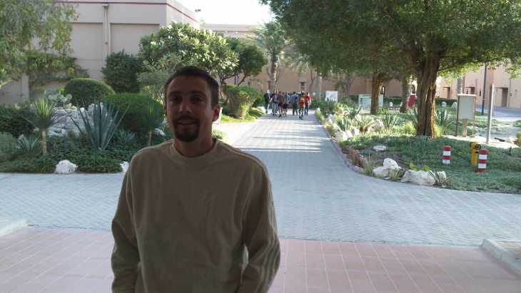 Le commis à l'entrée de la base américaine de Bahrein