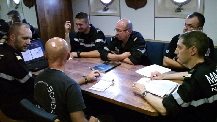Commission sécurité au carré commandant